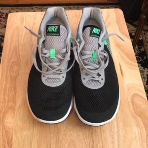 Men’s Nike Flex Experience RN6 Running Shoes Sz 11.5